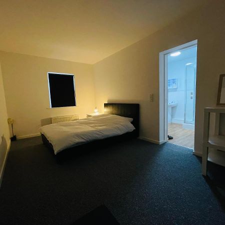 En-Suite For Family,Couple And Females Lancaster Ngoại thất bức ảnh